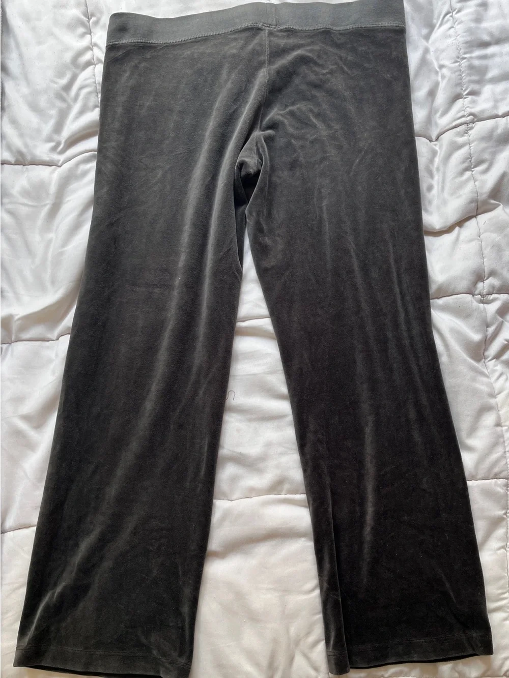 Vintage Juicy Couture Velour Track Pants
Women M - Grey - Y2K - Picture 2 of 4